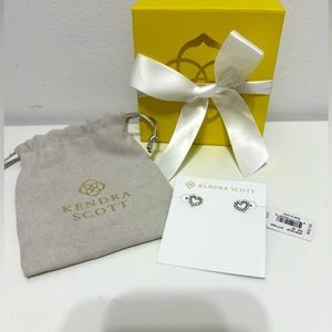 KENDRA SCOTT • Ari Heart White Crystal Earrings